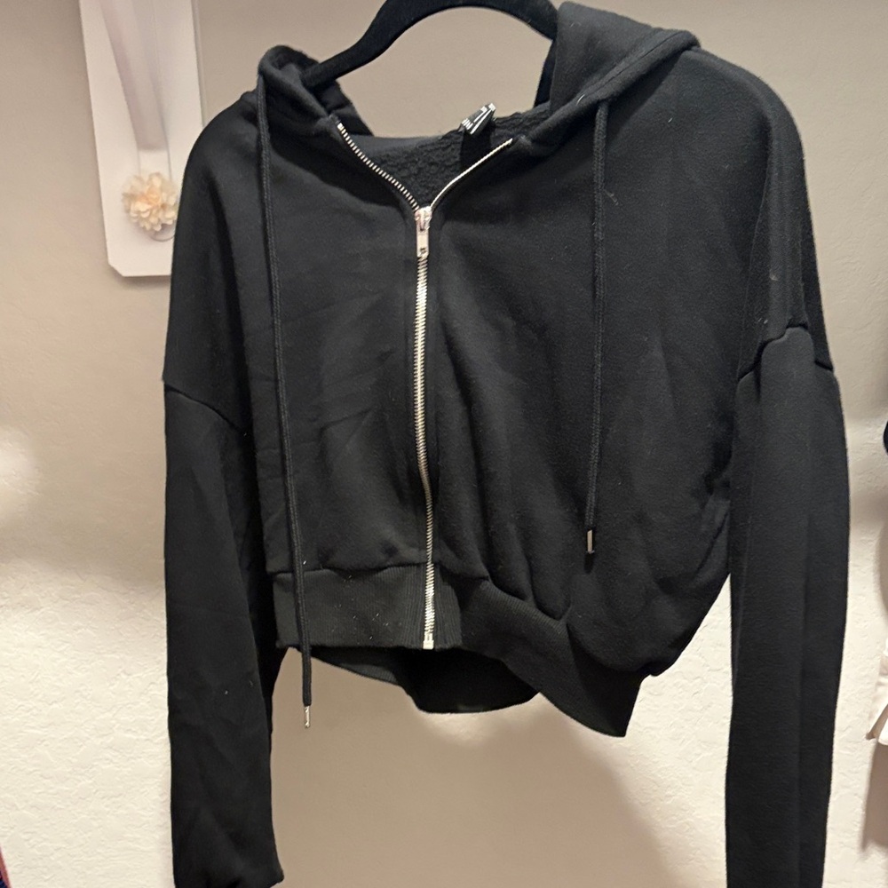 Forever 21 Black Cropped Hoodie